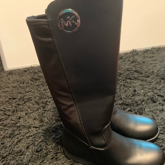 Little girl Michael Kors Boots - Picture 2 of 2